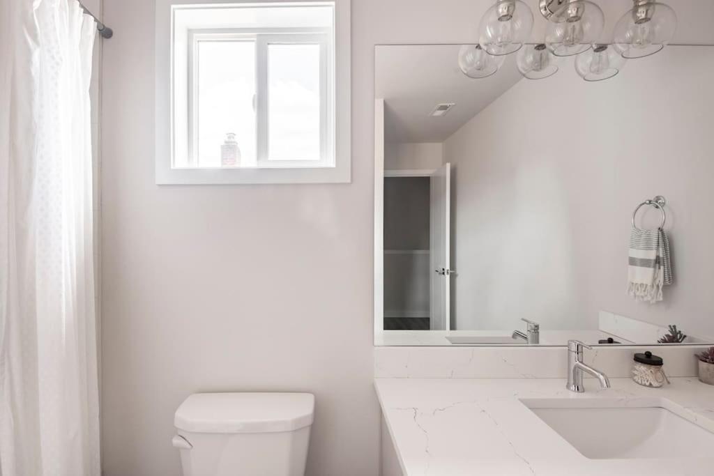 Comfy Family Home, Walkable Neighborhood + Patio! Portland Luaran gambar