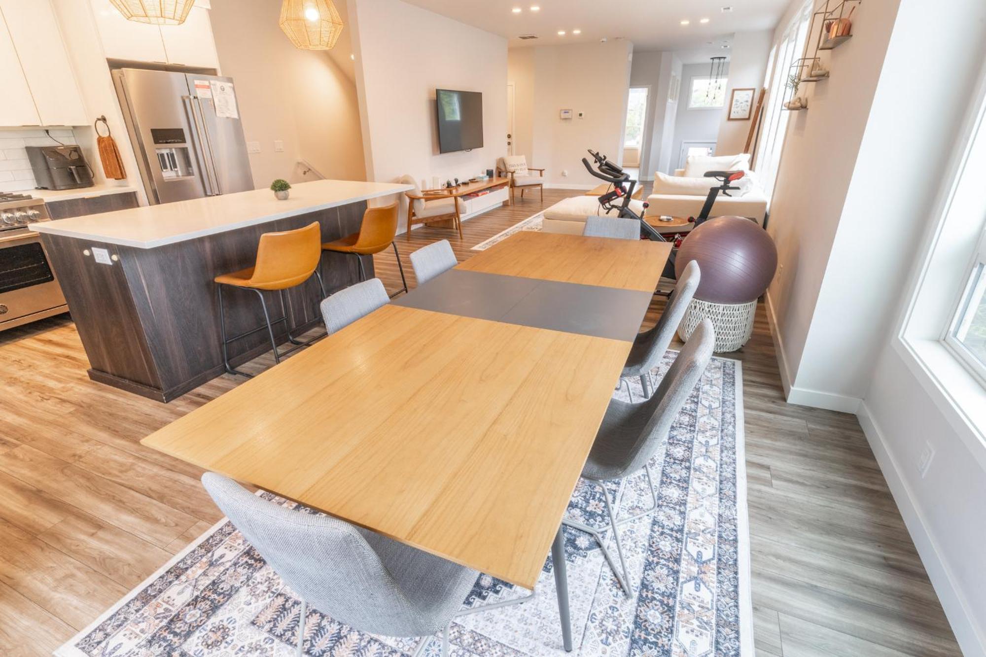 Comfy Family Home, Walkable Neighborhood + Patio! Portland Luaran gambar