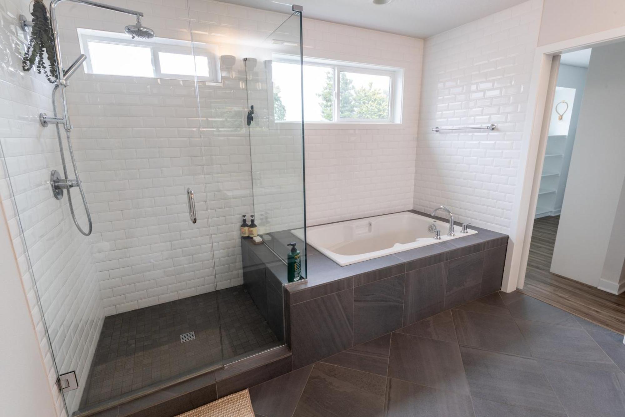 Comfy Family Home, Walkable Neighborhood + Patio! Portland Luaran gambar