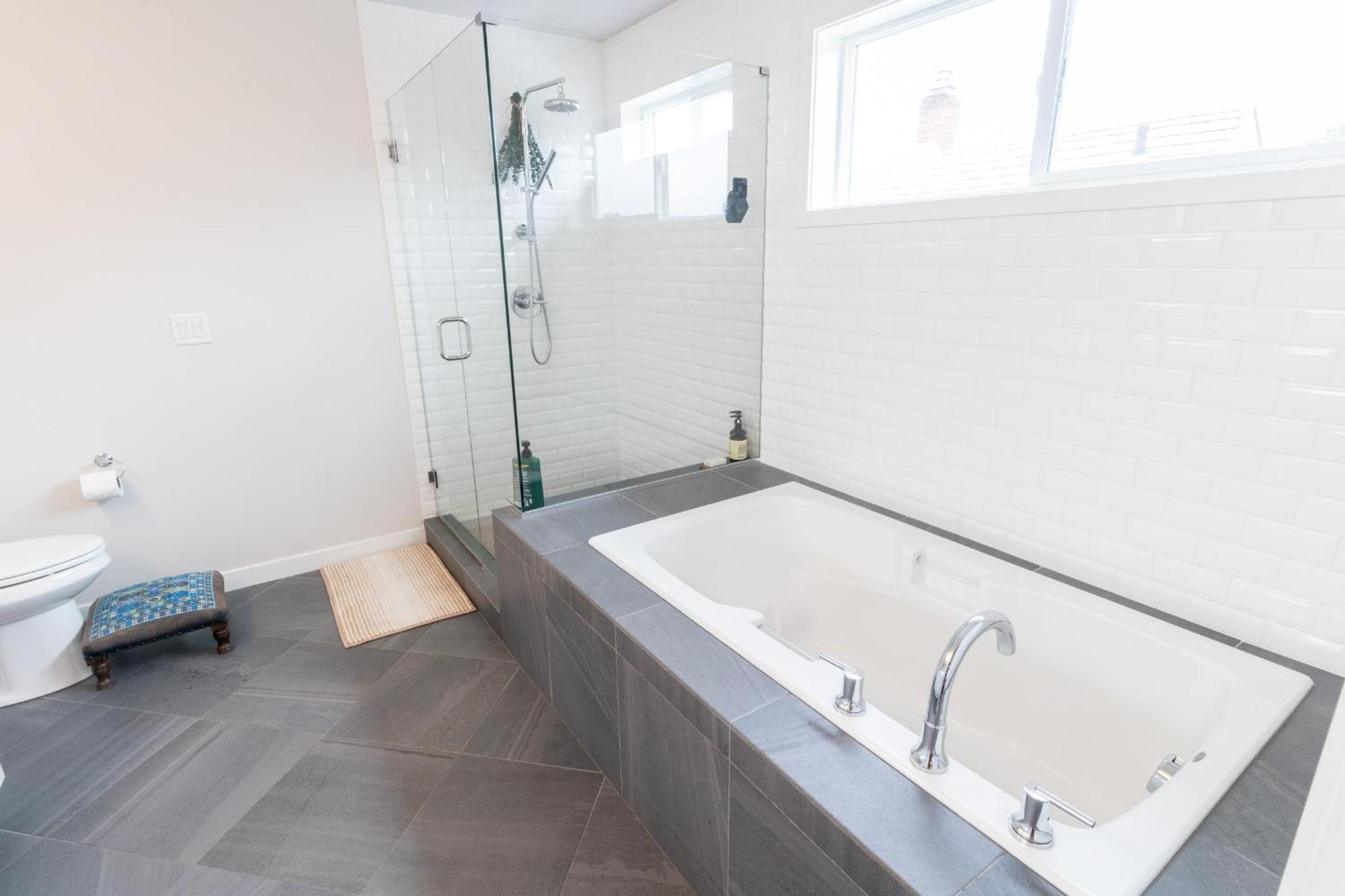 Comfy Family Home, Walkable Neighborhood + Patio! Portland Luaran gambar