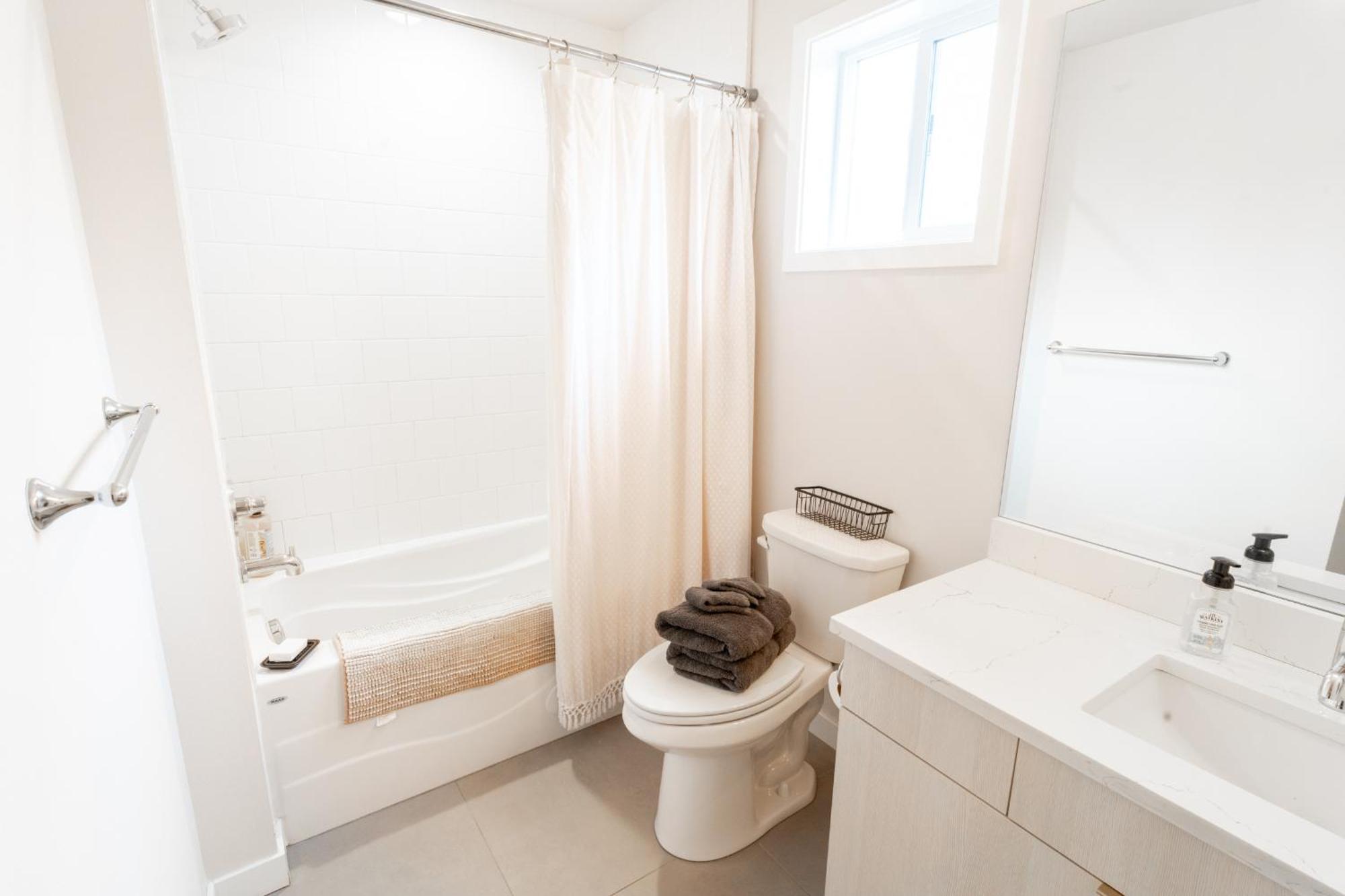 Comfy Family Home, Walkable Neighborhood + Patio! Portland Luaran gambar